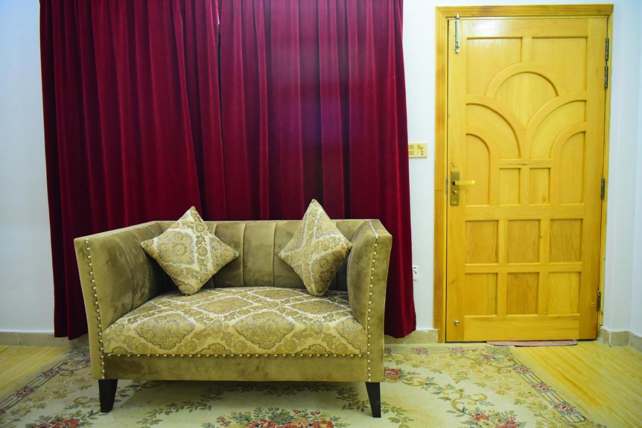 Srinagar Homes Muzaffarabad Exterior photo